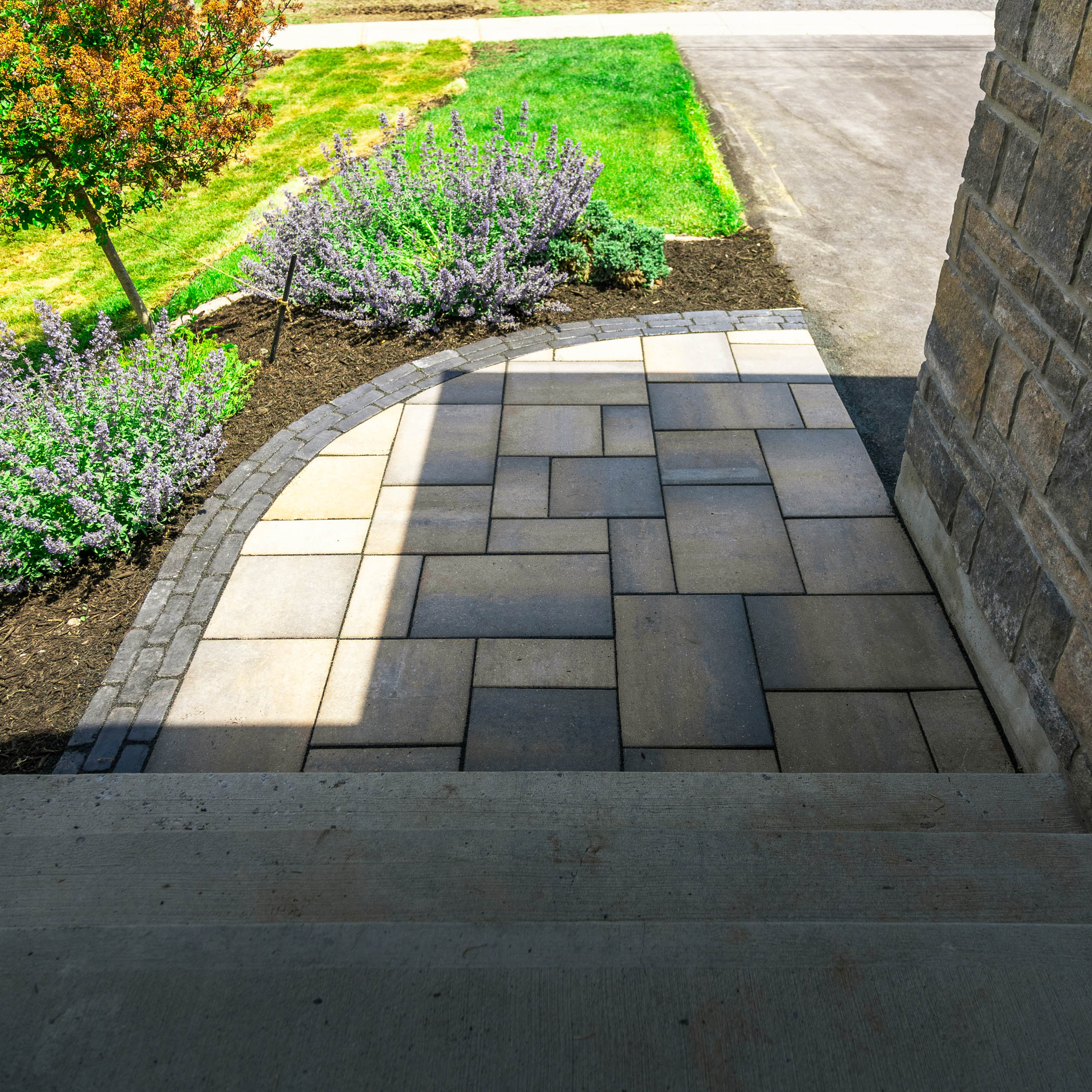 Paver driveways — Interlocking Pavers & Natural Stone